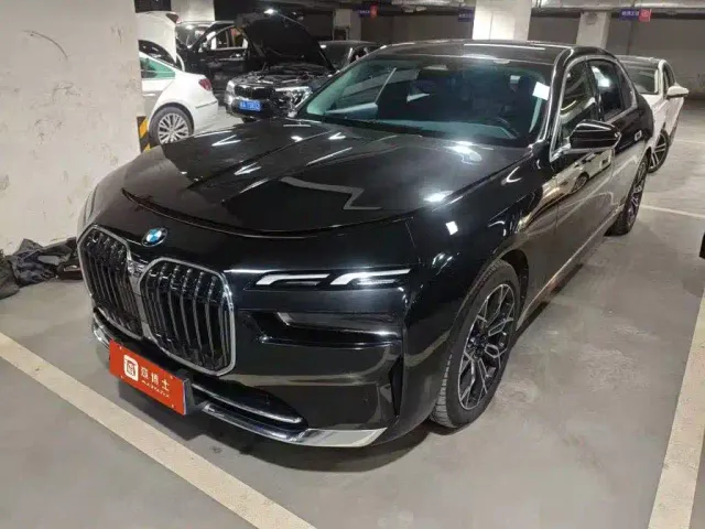 Фотография автомобиля — BMW 7 Series