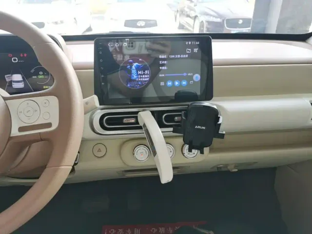Wuling Hongguang Mini EV — Фото автомобиля 12