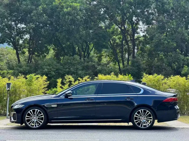 Jaguar XFL — Фото автомобиля 4