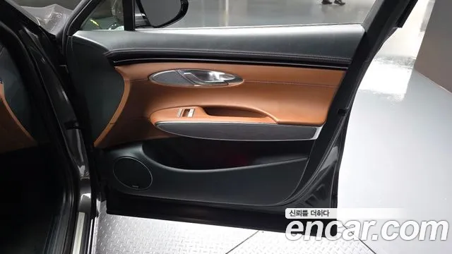 Genesis GV70 — Фото автомобиля 13