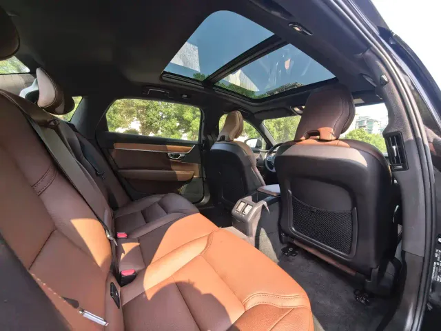 Volvo S90 — Фото автомобиля 14