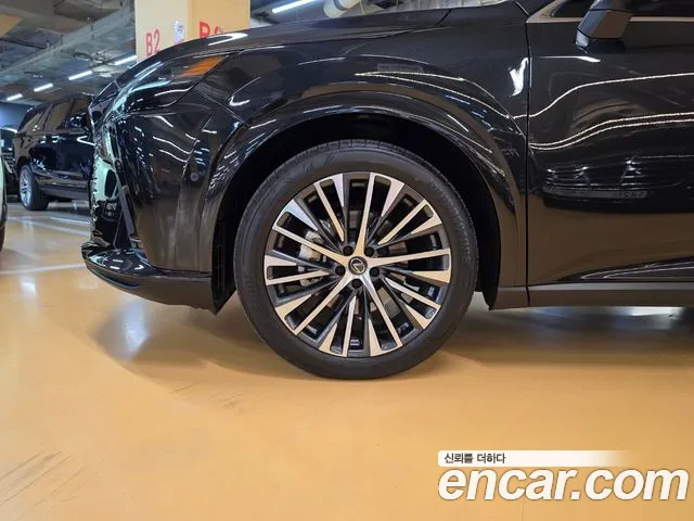Lexus RX RX450h+ 5th Gen — Фото автомобиля 5