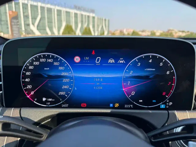 Mercedes-Benz E-Class — Фото автомобиля 14
