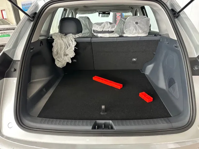 Geely Galaxy Starship 7 EM-i — Фото автомобиля 8