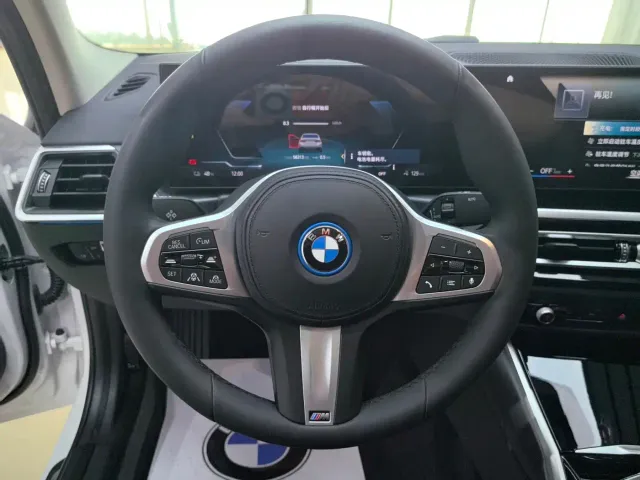 BMW i3 — Фото автомобиля 15