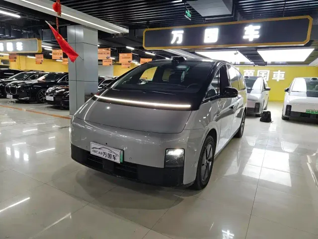 Li Auto MEGA — Фото автомобиля 2