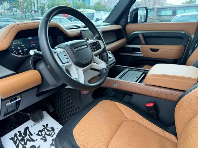 Land Rover Defender — Фото автомобиля 5
