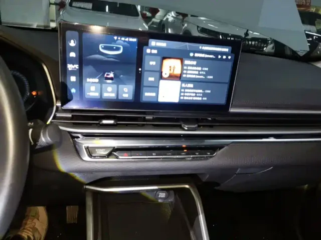 Geely Emgrand — Фото автомобиля 12