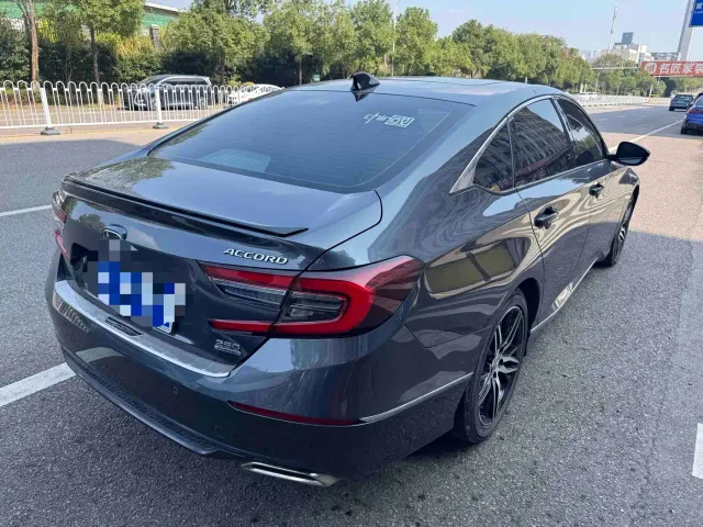 Honda Accord — Фото автомобиля 3