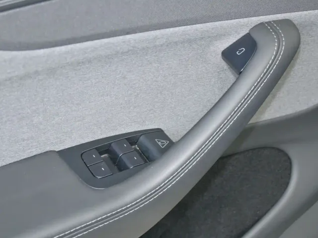Tesla Model Y — Фото автомобиля 7