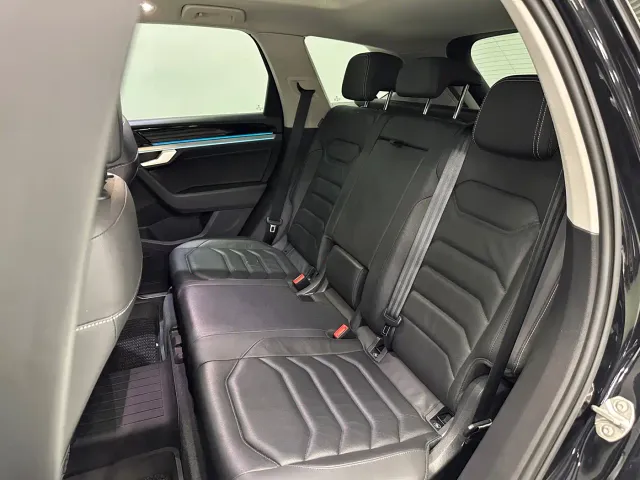 Volkswagen Touareg — Фото автомобиля 26