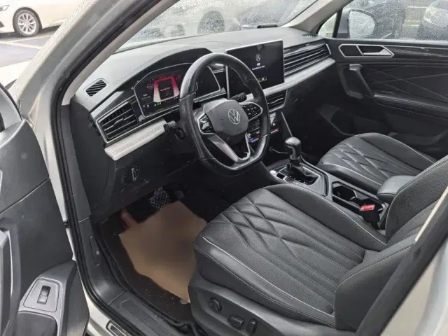 Volkswagen Tiguan L — Фото автомобиля 8