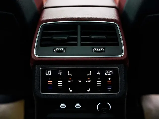 Audi A7L — Фото автомобиля 23