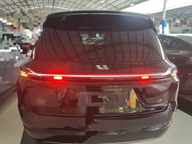 Li Auto L9 — Фото автомобиля 5