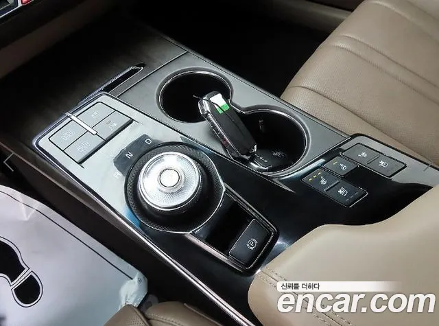 Kia K8 Hybrid — Фото автомобиля 10