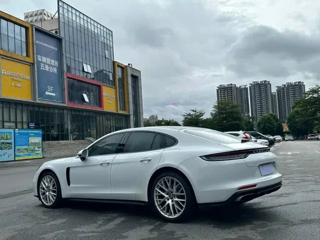 Porsche Panamera — Фото автомобиля 6
