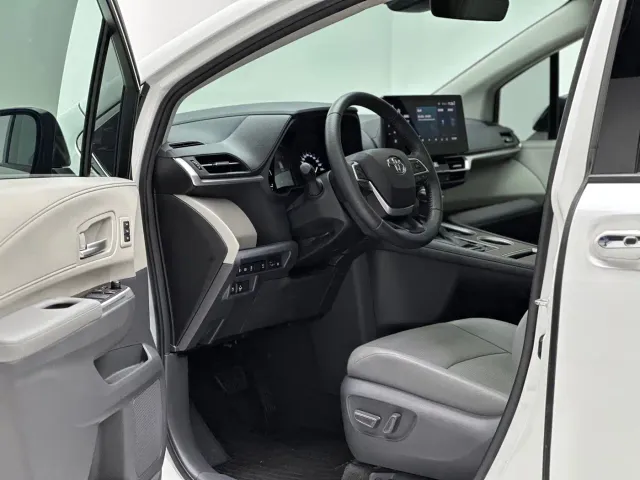 Toyota Granvia — Фото автомобиля 13
