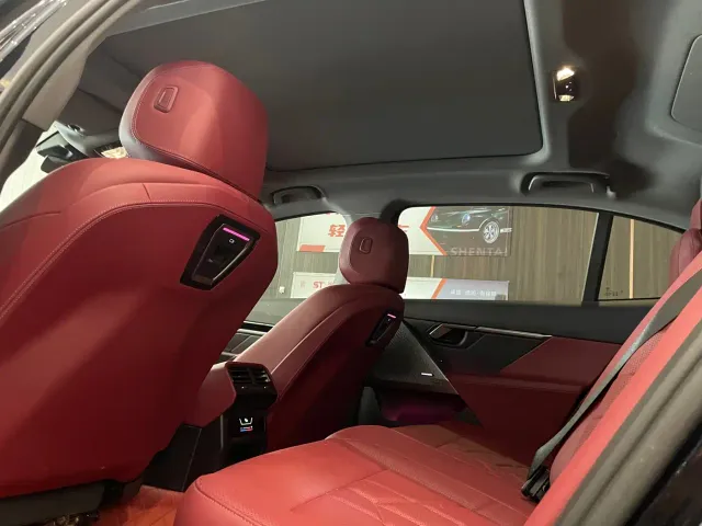 BMW 5 Series — Фото автомобиля 12