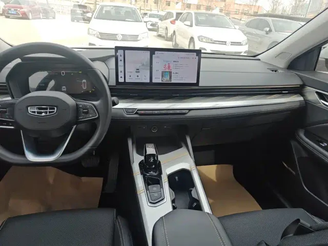 Geely Emgrand L — Фото автомобиля 12