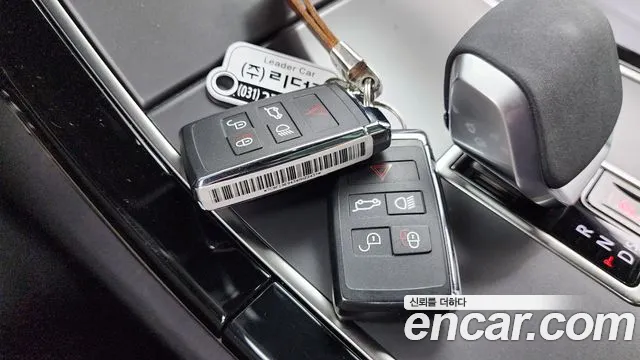 Land Rover Range Rover Velar Range Rover Velar 2.0 P250 Dynamic SE — Фото автомобиля 26