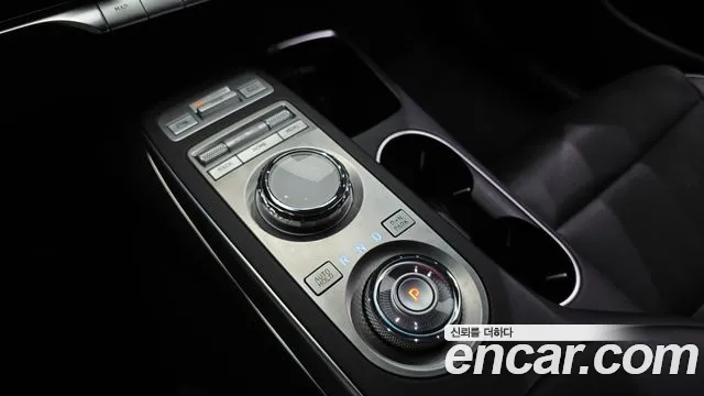 Genesis GV70 2.5T Бензин AWD — Фото автомобиля 6