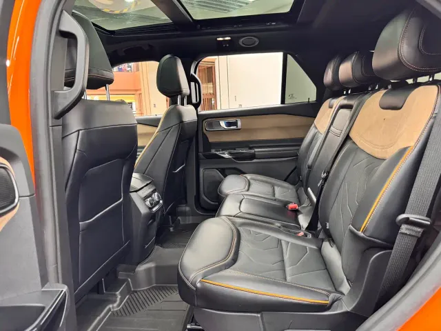Ford Explorer — Фото автомобиля 7