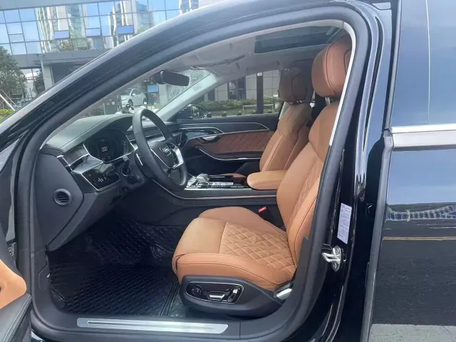 Audi A8 — Фото автомобиля 15