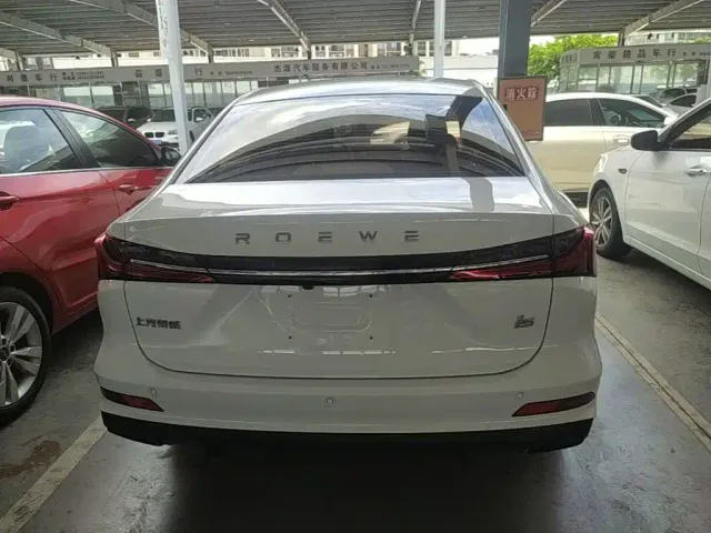 Roewe i5 — Фото автомобиля 5