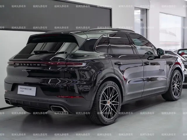 Porsche Cayenne — Фото автомобиля 7