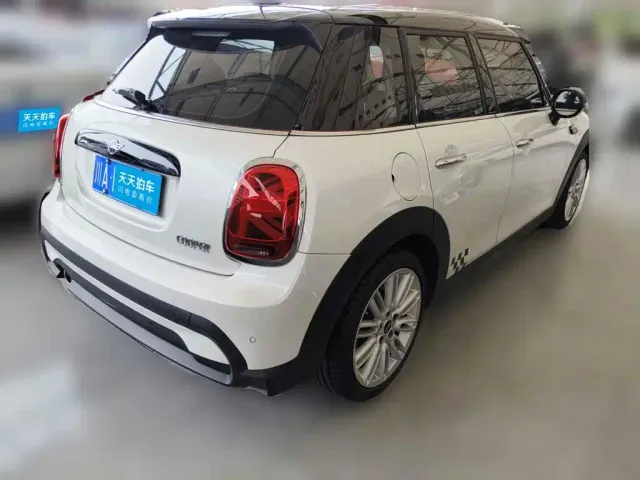 MINI Hatch — Фото автомобиля 2