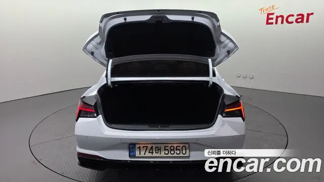 Hyundai AVANTE Avante (CN7) — Фото автомобиля 18