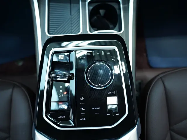 BMW 7 Series — Фото автомобиля 10