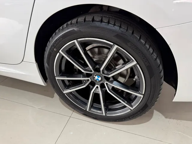 BMW 3 Series — Фото автомобиля 16