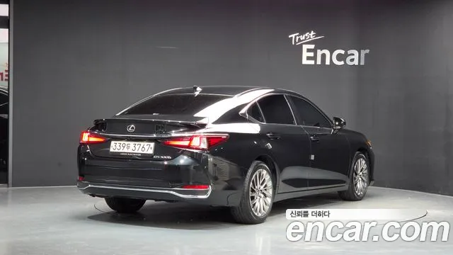 Lexus ES 7th Gen — Фото автомобиля 2