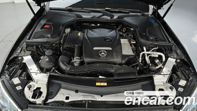 Mercedes-Benz E-Class — Фото автомобиля 6