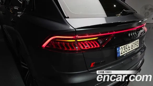 Audi Q8 55 TFSI quattro Premium — Фото автомобиля 17