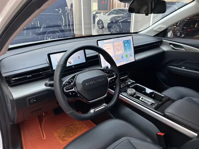 Wuling Starlight — Фото автомобиля 13