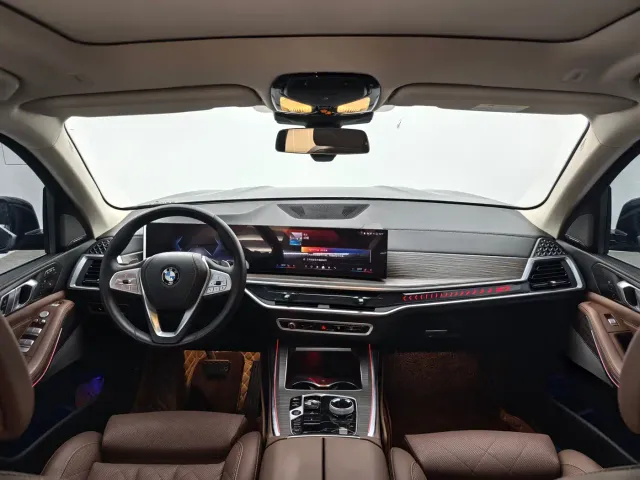 BMW X7 — Фото автомобиля 7