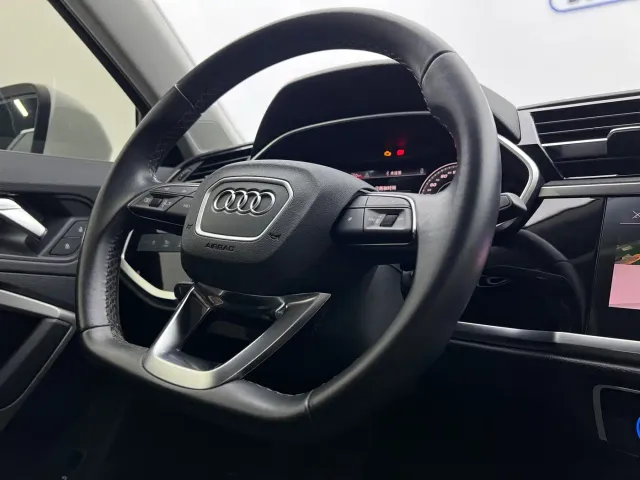 Audi Q3 — Фото автомобиля 11