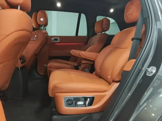 Li Auto L9 — Фото автомобиля 16