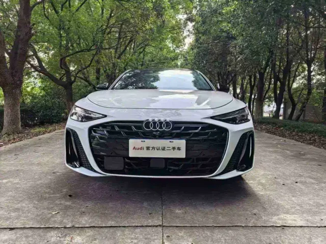 Фотография автомобиля — Audi A6L