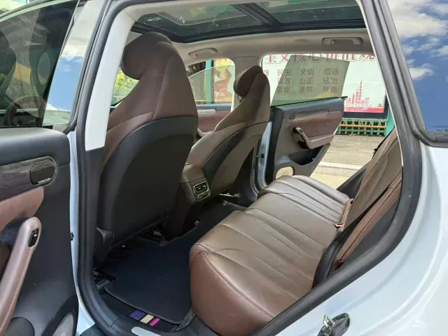 Leapmotor C11 — Фото автомобиля 7