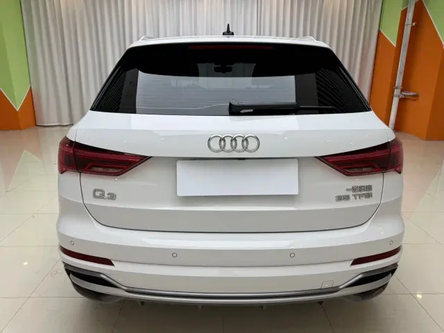 Audi Q3 — Фото автомобиля 16