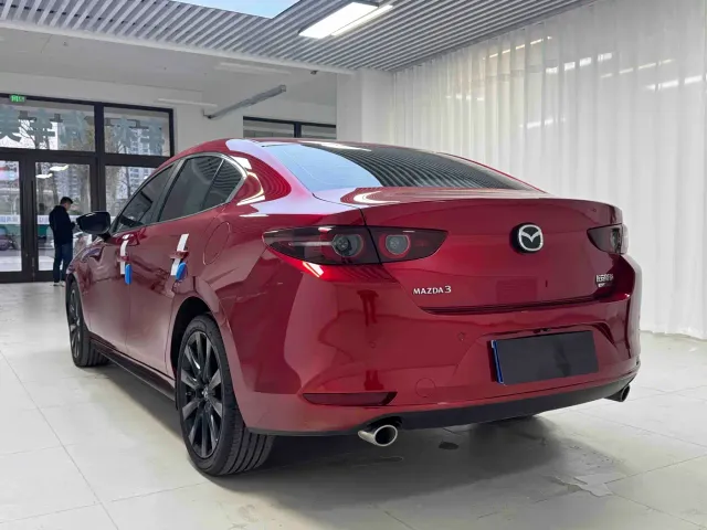 Mazda Axela — Фото автомобиля 4