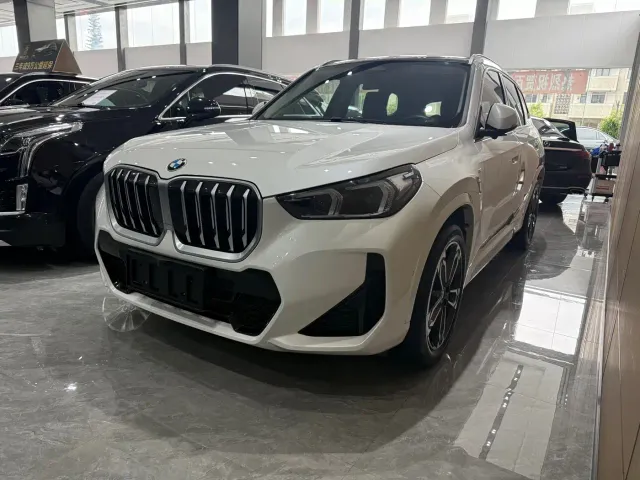 Фотография автомобиля — BMW X1