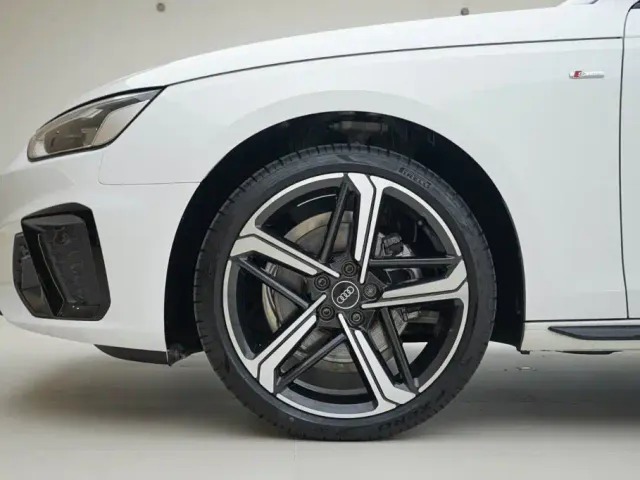 Audi A4L — Фото автомобиля 13