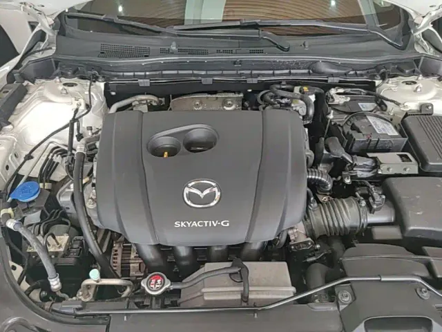 Mazda Atenza 2021 Model 2.5L Blue Sky Sport Edition — Фото автомобиля 10