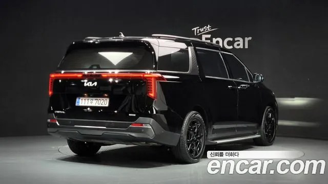 Kia Carnival — Фото автомобиля 2