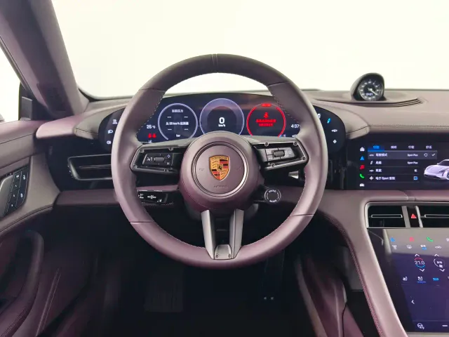 Porsche Taycan — Фото автомобиля 9