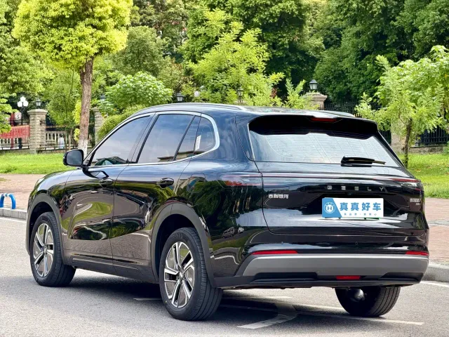 Geely Galaxy Starship 7 EM-i — Фото автомобиля 6